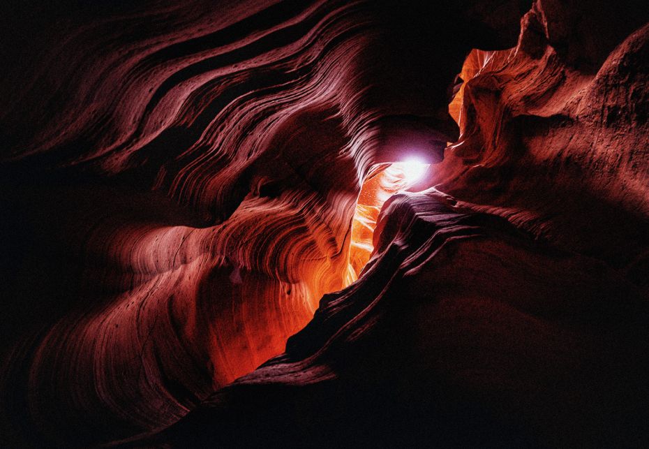 Antelope Canyon: magia di luce e ombra nel deserto