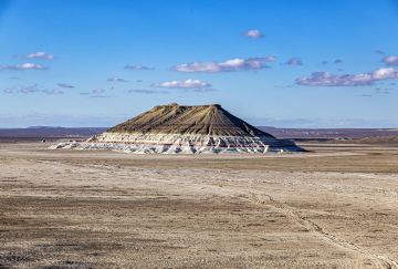 Kazakistan on the road: dalle montagne al deserto