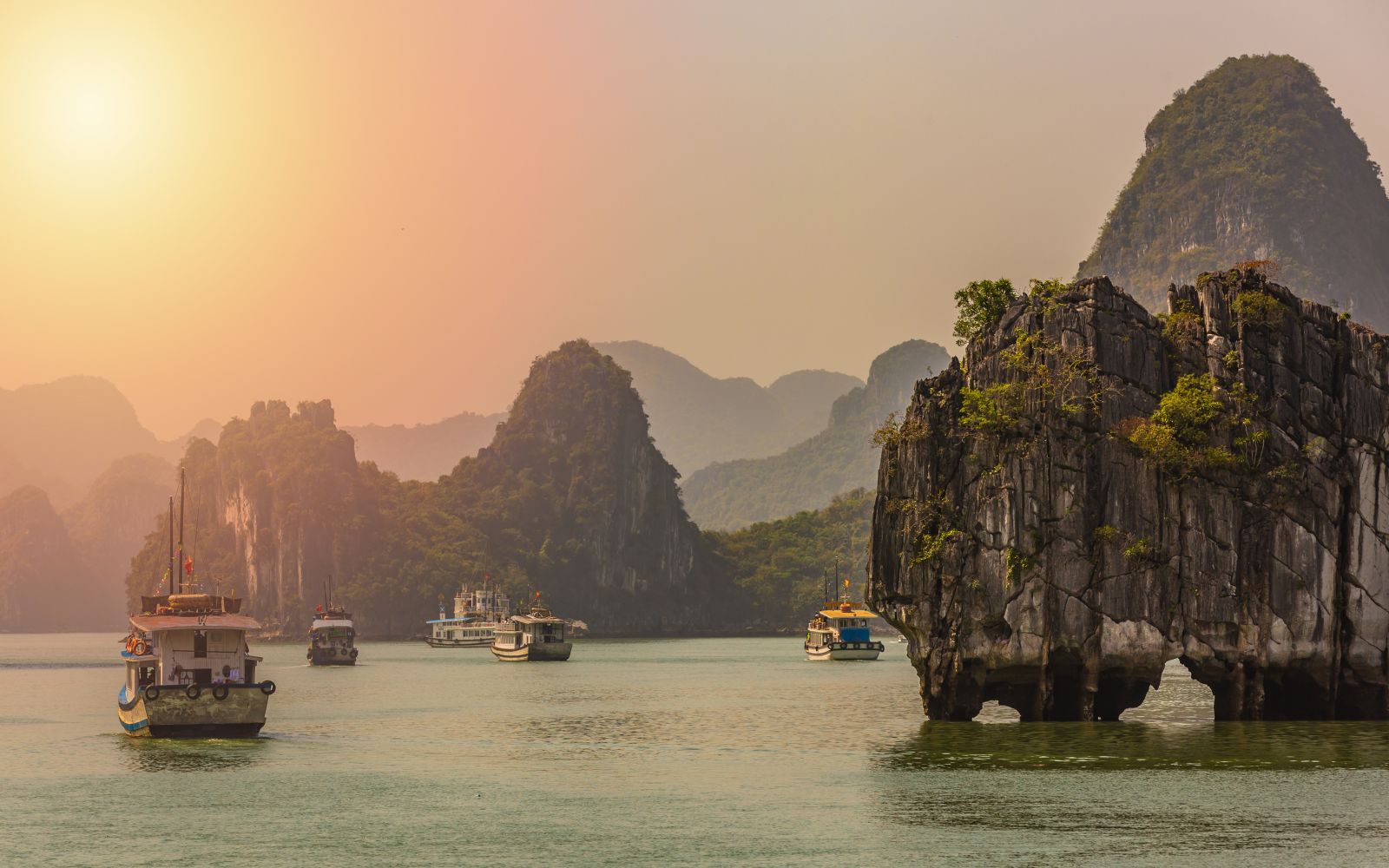 Viaggio di gruppo Vietnam - Da Ho Chi Minh a Hanoi | SiVola.it